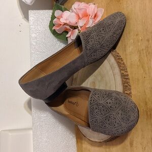 Baretraps Evey Gray Slip On Microfiber .5 heel 8.5 M
